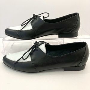 Town Shoes Lace Up Oxfords Size 39